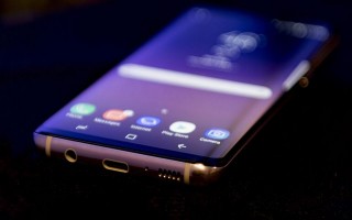 Hết màn hình ám đỏ, tự khởi động liên tục, Galaxy S8 giờ còn gặp lỗi về âm thanh