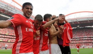 Benfica lần thứ 4 liên tiếp vô địch Bồ Đào Nha