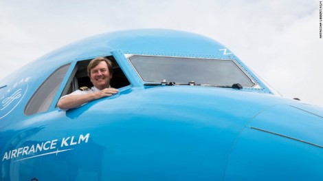 Vua Hà Lan bí mật lái máy bay chở khách 21 năm