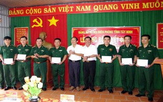 Công bố quyết định thành lập Đảng bộ Đồn biên phòng Tân Hà