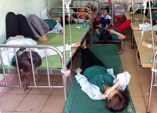 Nghệ An: Hơn 50 công nhân may nhập viện nghi ngộ độc thực phẩm