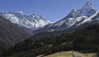 Thêm 4 người leo núi chết trên Everest