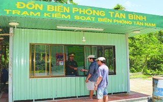 Lên với biên phòng