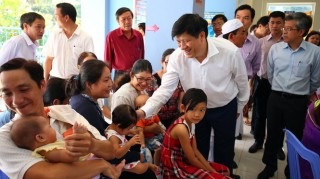 Việt Nam khởi động tháng tiêm chủng đầu tiên