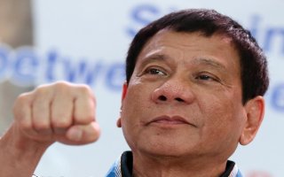 Tổng thống Duterte mời lực lượng Hồi giáo nổi dậy tham gia cuộc chiến chống IS