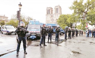 Pháp, Anh mở rộng điều tra các vụ tấn công khủng bố