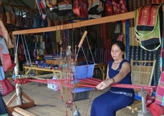 Làng thổ cẩm Châu Giang (An Giang) - Nét văn hóa của đồng bào Chăm