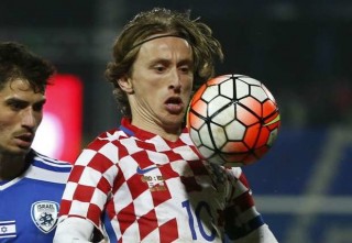 Điểm tin sáng 18-6: CĐV Croatia đòi tước băng đội trưởng của Modric