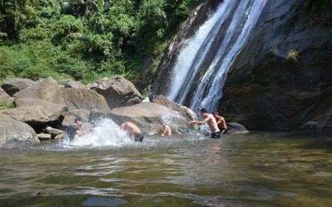 Hoang sơ thác Nậm Dạng (Lào Cai)