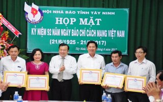 Họp mặt kỷ niệm 92 năm Ngày Báo chí cách mạng Việt Nam