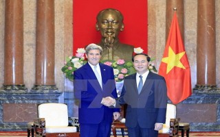 Chủ tịch nước tiếp cựu Ngoại trưởng Hoa Kỳ John Kerry