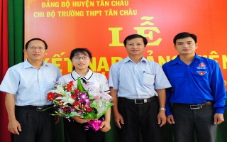 Phát triển Đảng trong học sinh