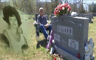Xúc động cụ ông 78 tuổi ngày ngày đến tâm sự bên mộ vợ trong suốt 7 năm