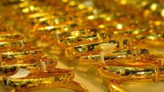 Ai mua vàng hôm qua, hôm nay lỗ 330.000 đồng/lượng