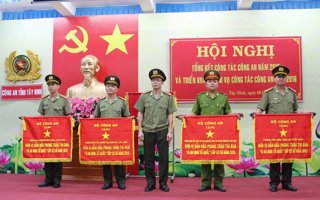 44 năm gian khổ mà vinh quang