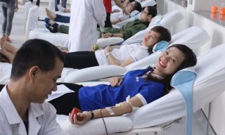 Hơn 1.000 người tham gia ngày hội hiến máu tại Huế