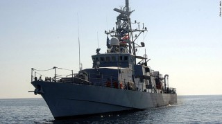 Tàu hải quân Mỹ bắn cảnh cáo vào tàu Iran trên Vịnh Persia