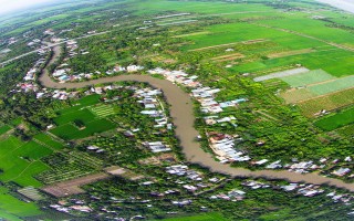 Bay trên những dòng sông Việt