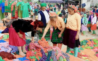 Du ngoạn Hà Giang, ngắm đồng bào đi chợ vùng cao