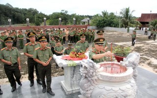 Đoàn Thanh niên Bộ Công an về nguồn tại Khu di tích lịch sử văn hóa Trung ương Cục miền Nam