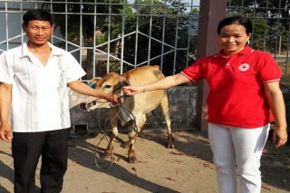 Trao cơ hội thoát nghèo