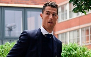 Ronaldo “trốn” giới truyền thông trong vụ xử trốn thuế