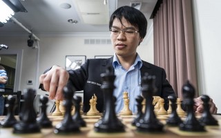 Quang Liêm hạ “vua cờ” Garry Kasparov sau 31 nước cờ