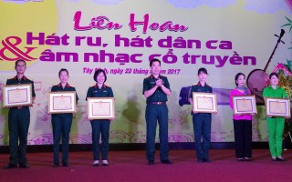 Quân khu 7: Liên hoan hát ru, hát dân ca và âm nhạc cổ truyền