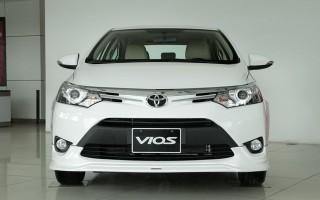 Toyota giảm giá mạnh hai mẫu xe hot Vios và Innova