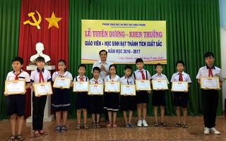 Châu Thành: Tuyên dương giáo viên, học sinh đạt thành tích xuất sắc năm học 2016-2017