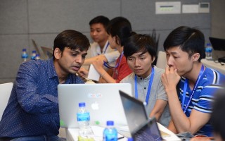 Hơn 100 lập trình viên tham gia Việt Nam Mobile Hackathon của Google