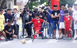 Quang Hải, Văn Quyết, Thành Lương làm "nóng" Ngày hội bóng đá đường phố Hà Nội