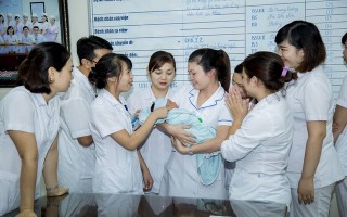 Viện trưởng Viện Huyết học kêu gọi người mẹ bỏ rơi con quay lại