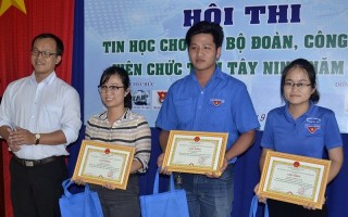 Bế mạc Hội thi Tin học cho cán bộ Đoàn, công chức, viên chức