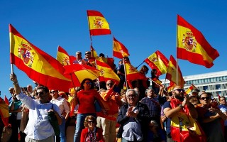 Khủng hoảng chính trị chưa từng có, biểu tình lớn ở 50 thành phố Tây Ban Nha