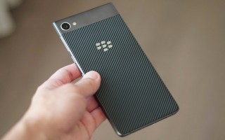 BlackBerry tung smartphone chống nước đầu tiên