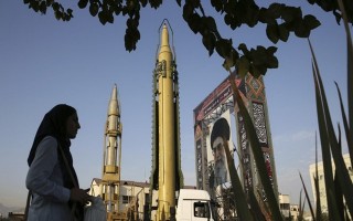 Iran doạ tấn công tên lửa nếu Mỹ bỏ thoả thuận hạt nhân