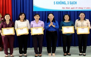 Hoạt động tổ, nhóm, CLB “5 không, 3 sạch” góp phần xây dựng nông thôn mới