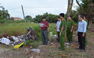 Tiêu huỷ trên 3.000 đĩa lậu và súng tự chế