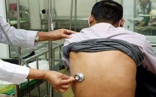 Lật tẩy chiêu 'móc túi' bệnh nhân của các phòng khám Trung Quốc