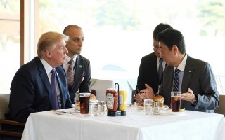 Vì sao ông Trump không ăn đồ Nhật khi tới Tokyo?