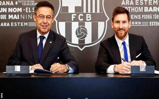 ​Messi gia hạn hợp đồng với Barca đến năm 2021