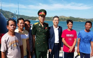 Tổng thống Duterte tổ chức đưa 5 ngư dân Việt về nước