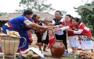 Nhiều hoạt động chào năm mới 2018 tại Làng Văn hóa du lịch