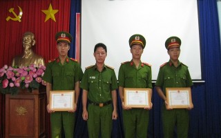 Tân Biên: Khen thưởng đột xuất 3 cá nhân có thành tích xuất sắc