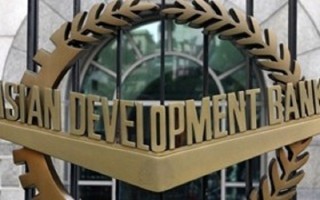 ADB nâng dự báo tăng trưởng kinh tế của châu Á