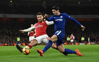 HLV Wenger và Conte cùng tranh “phao cứu sinh”