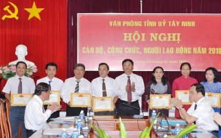 Tích cực tham mưu, phục vụ cấp uỷ lãnh đạo, chỉ đạo thực hiện thắng lợi Nghị quyết của Tỉnh uỷ năm 2017