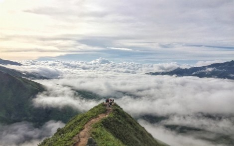 Săn mây trên đỉnh Tà Xùa