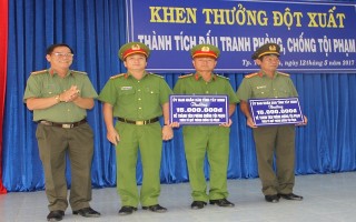 Giữ yên bình cho thành phố trẻ